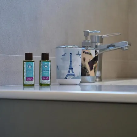 Faro Dell'estate Delizioso Bicamera Con Posto Auto Dietro La Lägenhet *