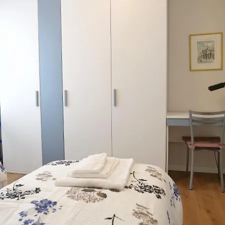 Faro Dell'estate Delizioso Bicamera Con Posto Auto Dietro La Grado