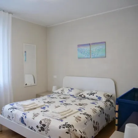 Faro Dell'estate Delizioso Bicamera Con Posto Auto Dietro La شقة غرادو