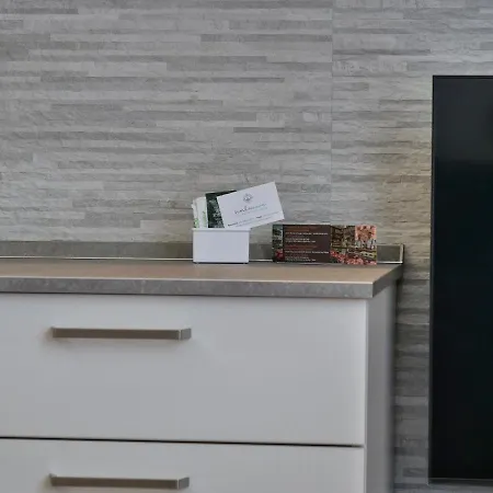 Faro Dell'estate Delizioso Bicamera Con Posto Auto Dietro La Appartement