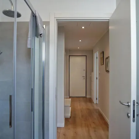 شقة Faro Dell'estate Delizioso Bicamera Con Posto Auto Dietro La *