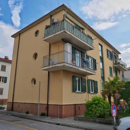 Faro Dell'estate Delizioso Bicamera Con Posto Auto Dietro La Apartament *