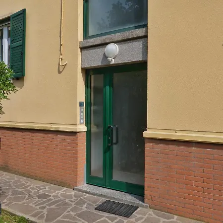 Faro Dell'estate Delizioso Bicamera Con Posto Auto Dietro La Apartament